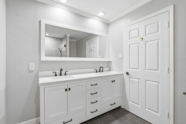 725 Tartan Trail, Highland Village, TX 75077