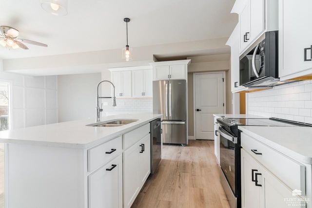 5615 Goheen Drive, Manhattan, KS 66503