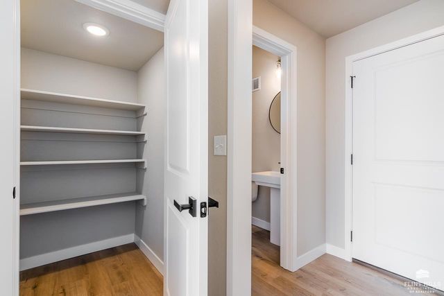 5615 Goheen Drive, Manhattan, KS 66503