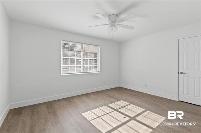 1605 Woodley Rd, Mobile, AL 36618