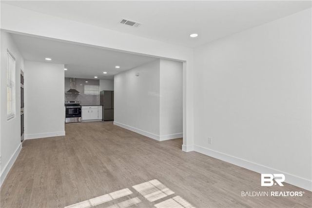 1605 Woodley Rd, Mobile, AL 36618