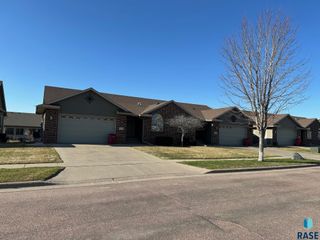 2631 E Whisper Trl, Sioux Falls, SD 57108