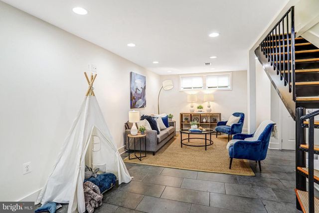 12 NICHOLSON ST NW, Washington, DC 20011