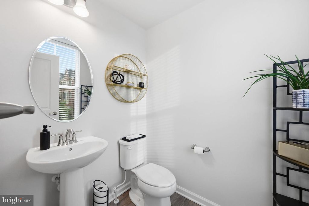 Image 13 of property listing at 10880 WINCHESTER ST, Waldorf, MD 20603