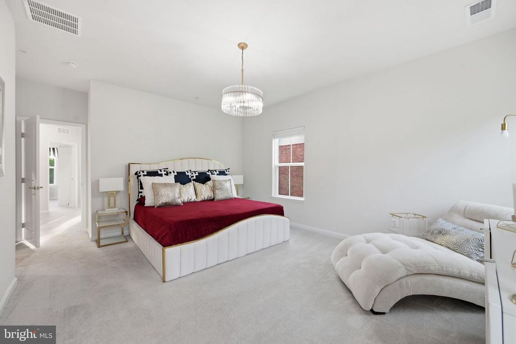 Image 14 of property listing at 10880 WINCHESTER ST, Waldorf, MD 20603