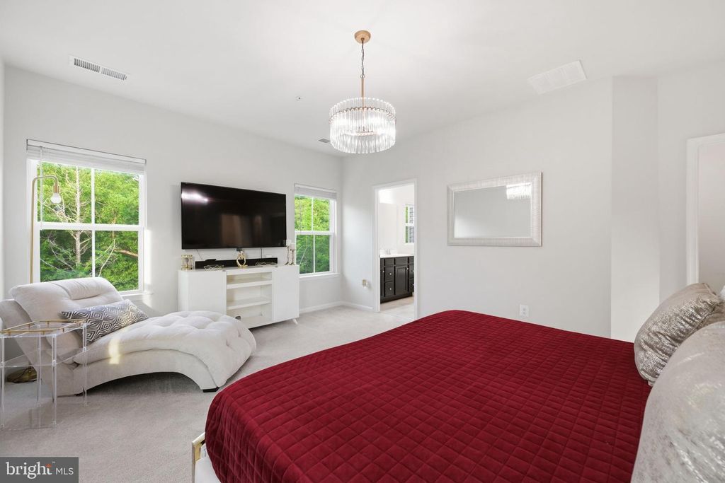 Image 15 of property listing at 10880 WINCHESTER ST, Waldorf, MD 20603