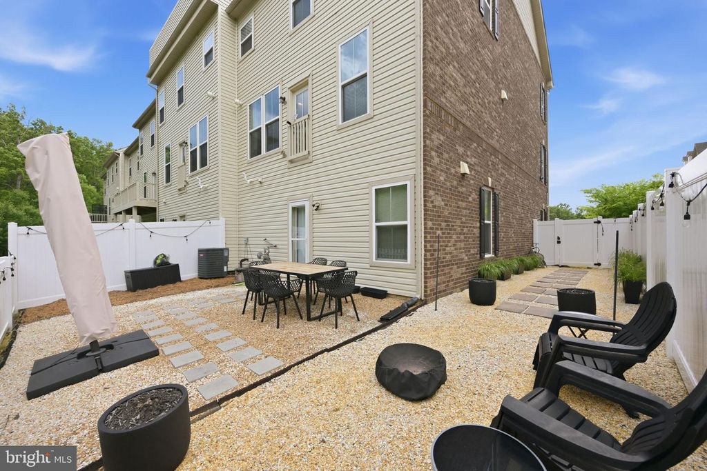 Image 29 of property listing at 10880 WINCHESTER ST, Waldorf, MD 20603