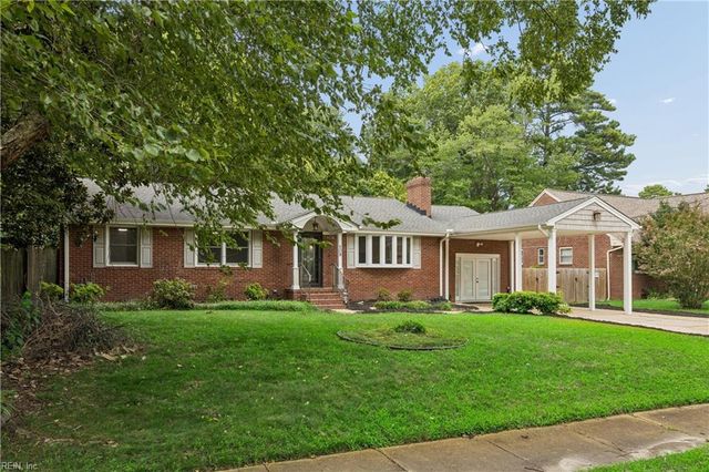 209 E McGinnis CIR, Norfolk, VA 23502