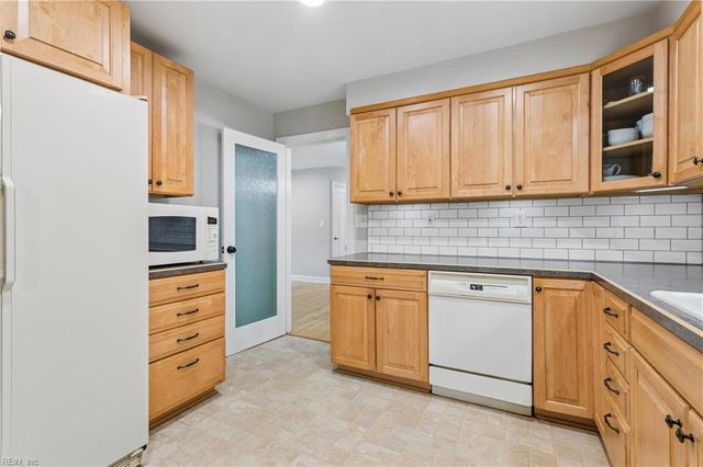 209 E McGinnis CIR, Norfolk, VA 23502