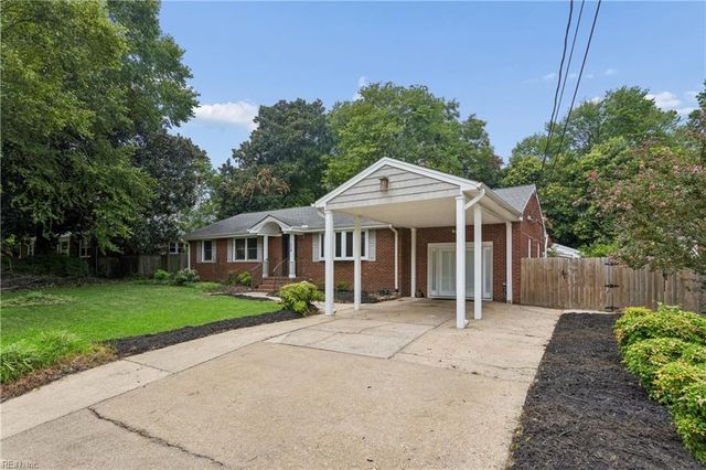209 E McGinnis CIR, Norfolk, VA 23502