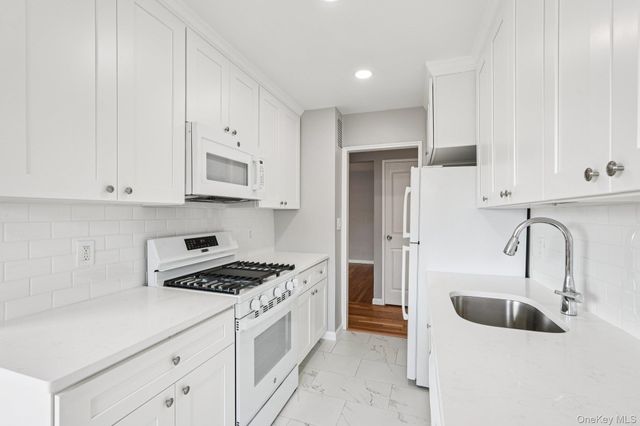 98 Dehaven Drive 4C, Yonkers, NY 10703