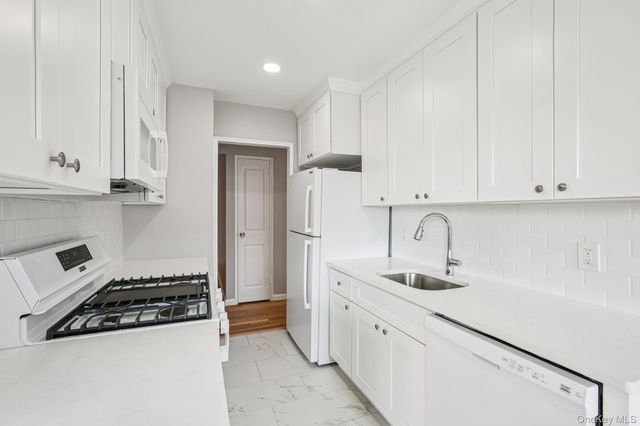 98 Dehaven Drive 4C, Yonkers, NY 10703