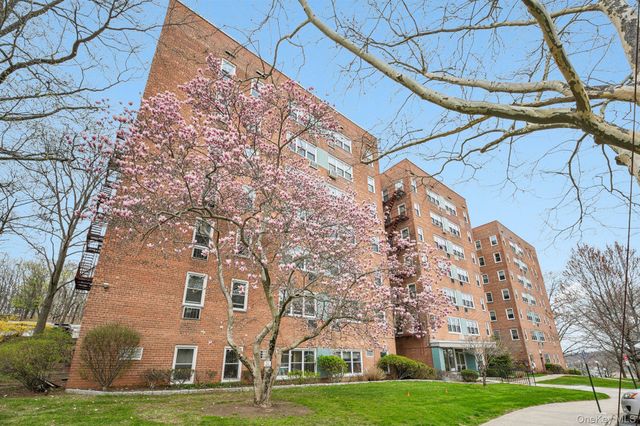 98 Dehaven Drive 4C, Yonkers, NY 10703