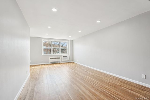 98 Dehaven Drive 4C, Yonkers, NY 10703