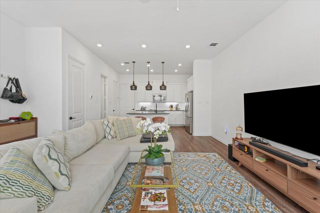 7562 Edgeware Road, Dallas, TX 75228