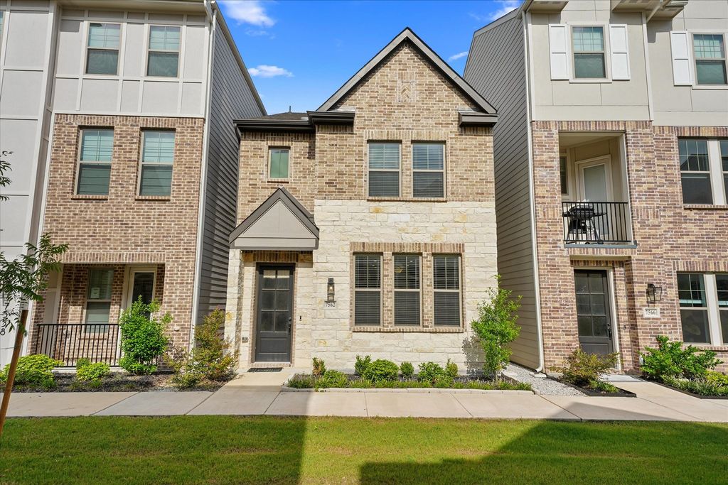 7562 Edgeware Road, Dallas, TX 75228