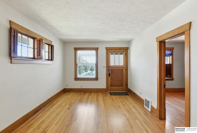 4602 Capitol Avenue, Omaha, NE 68132