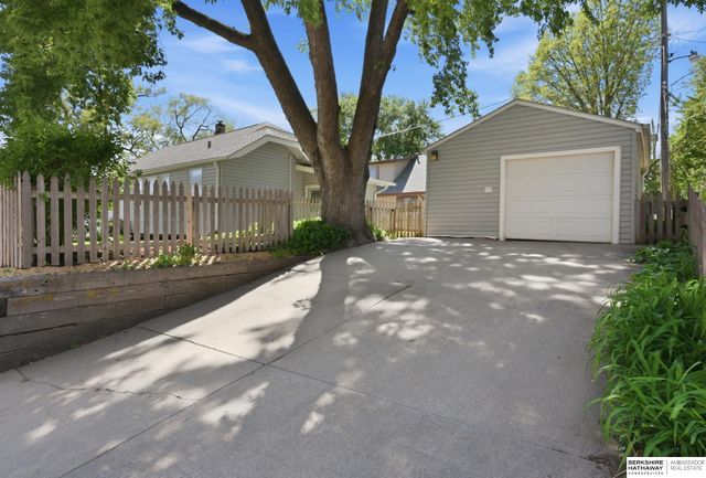 4602 Capitol Avenue, Omaha, NE 68132