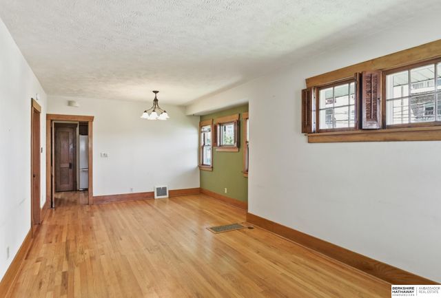 4602 Capitol Avenue, Omaha, NE 68132