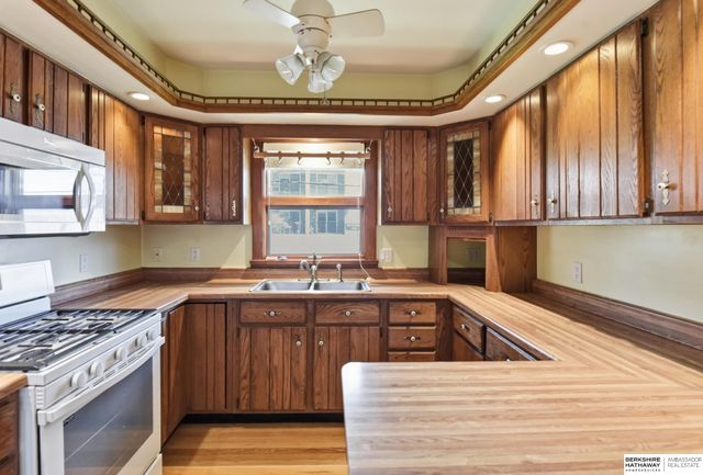 4602 Capitol Avenue, Omaha, NE 68132
