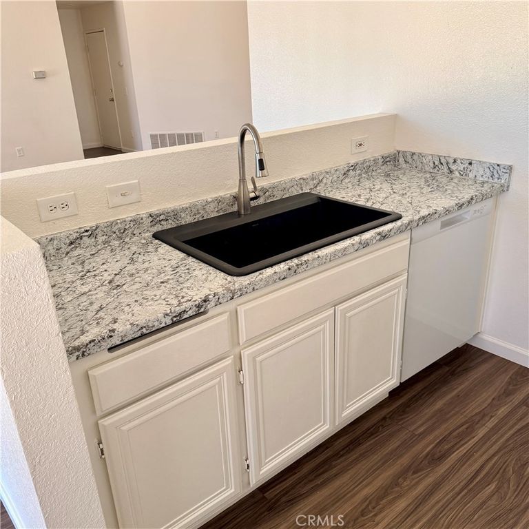 Image 12 of property listing at 11017 Desert Rose, Adelanto, CA 92301