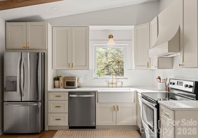 6809 Tara Drive, Charlotte, NC 28211