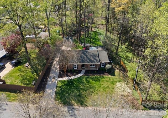 6809 Tara Drive, Charlotte, NC 28211