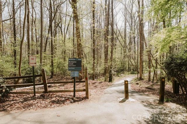 6809 Tara Drive, Charlotte, NC 28211