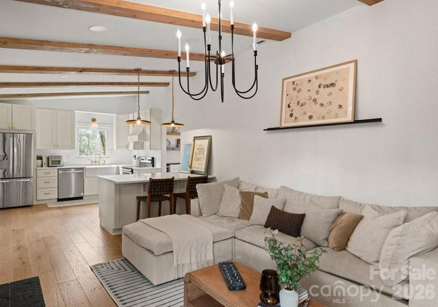 6809 Tara Drive, Charlotte, NC 28211