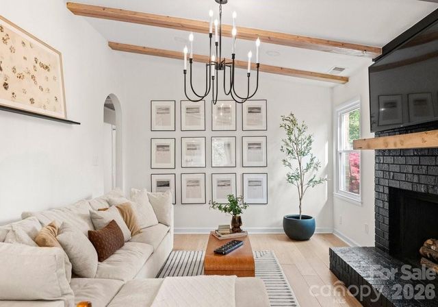 6809 Tara Drive, Charlotte, NC 28211