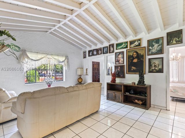 1236 Michigan Ave, Miami Beach, FL 33139