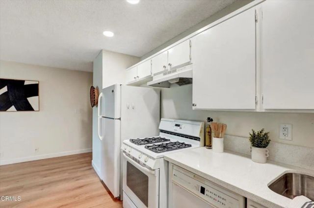 656 Sunfish Way, Port Hueneme, CA 93041
