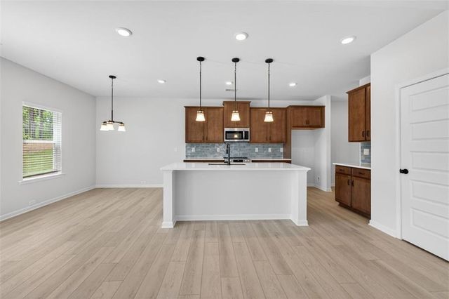 102 Thedford Drive, Hoschton, GA 30548
