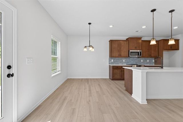 102 Thedford Drive, Hoschton, GA 30548