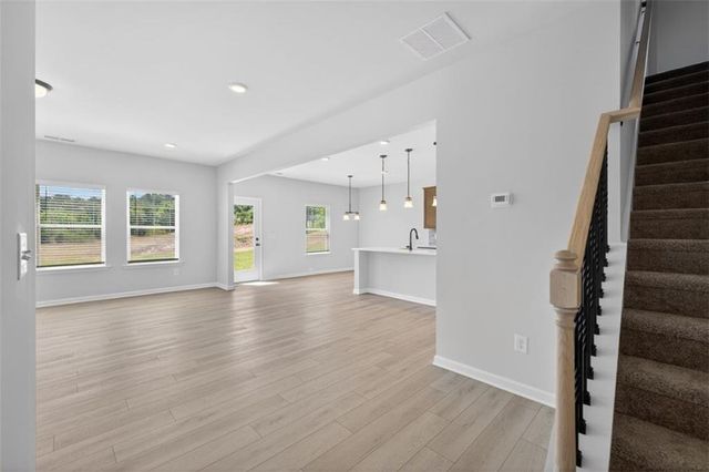 102 Thedford Drive, Hoschton, GA 30548