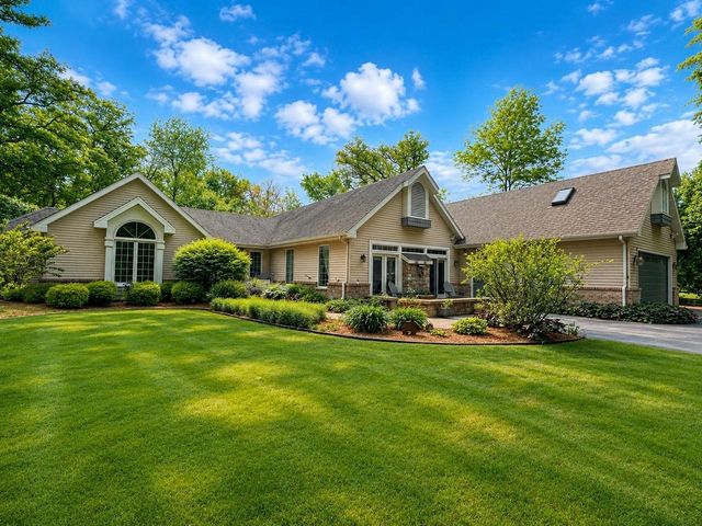 4308 N Juniper Drive, Janesville, WI 53545