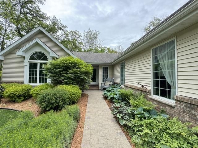 4308 N Juniper Drive, Janesville, WI 53545