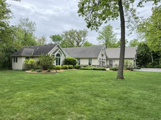 4308 N Juniper Drive, Janesville, WI 53545