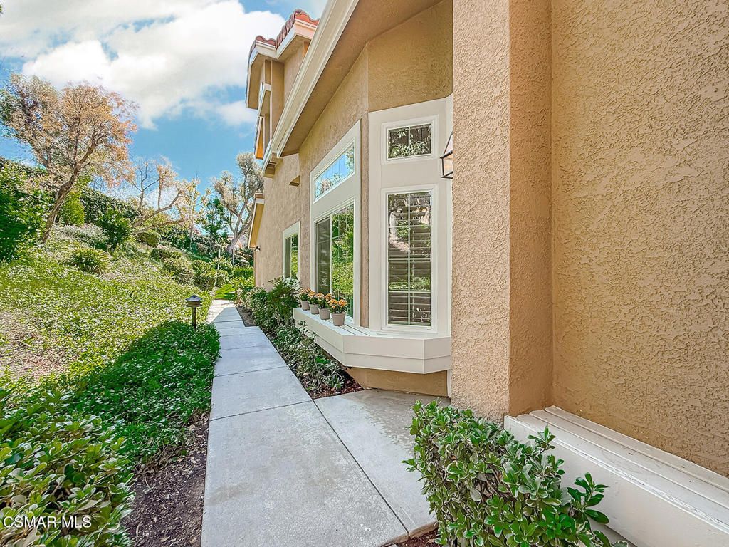 4945 Santo Drive, Oak Park, CA 91377 — photo 4