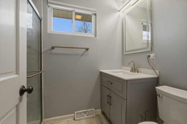 1300 Knollwood Road, Deerfield, IL 60015