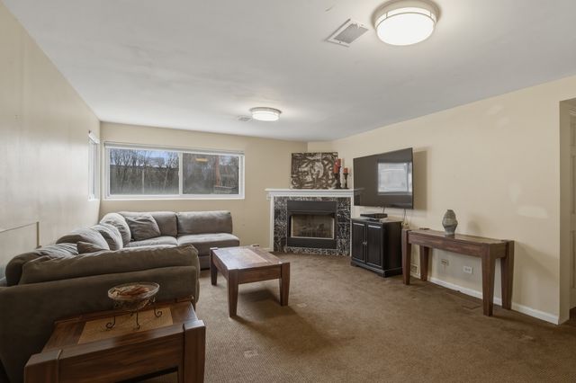 1300 Knollwood Road, Deerfield, IL 60015