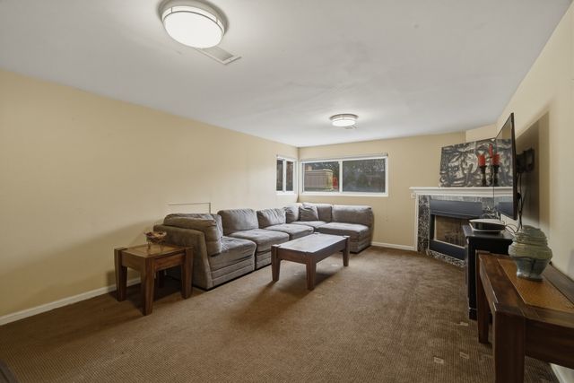 1300 Knollwood Road, Deerfield, IL 60015