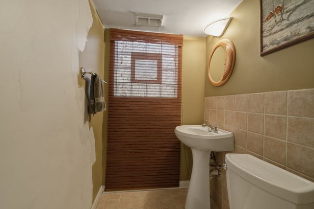 1300 Knollwood Road, Deerfield, IL 60015