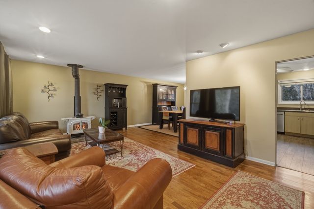 1300 Knollwood Road, Deerfield, IL 60015