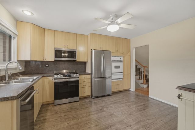 1300 Knollwood Road, Deerfield, IL 60015