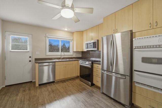 1300 Knollwood Road, Deerfield, IL 60015