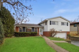 1300 Knollwood Road, Deerfield, IL 60015