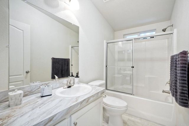 2700 E Valley Pkwy Spc #81, Escondido, CA 92027