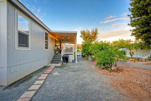 2700 E Valley Pkwy Spc #81, Escondido, CA 92027