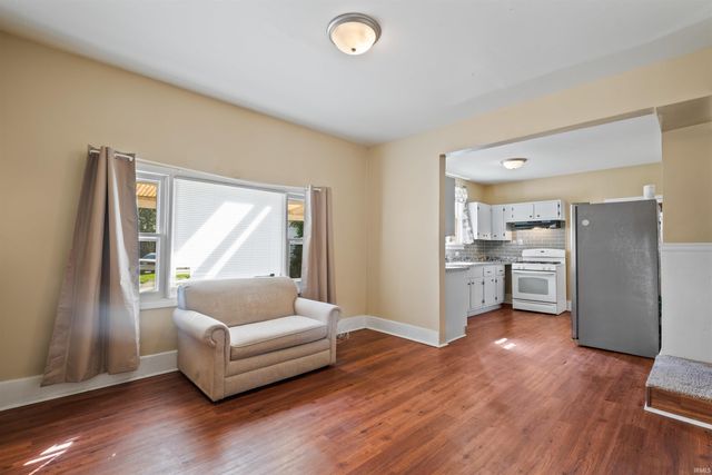 341 E High Street, Huntington, IN 46750
